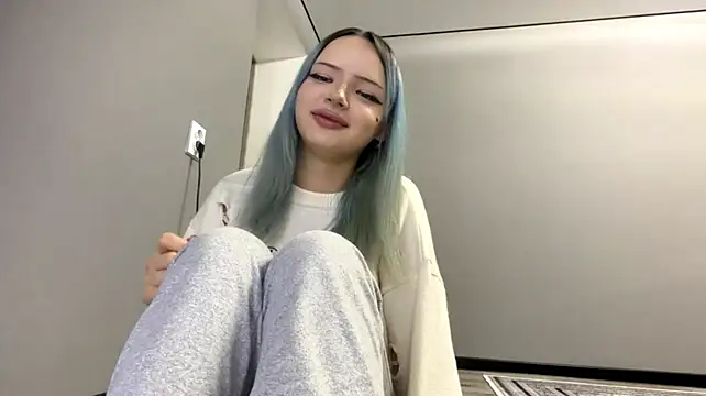 AzzieWrighten live cam on StripChat