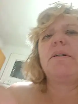 SonyaMarmeladx live cam on StripChat