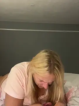 blondnboujee53 live