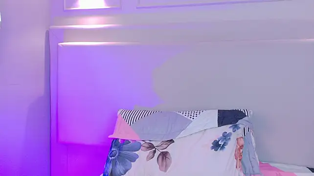 NaomiKlarc