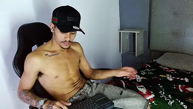 Angel_foxc13 live cam preview