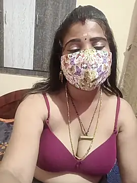 Devi_Tina live cam on StripChat