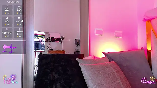 Luna_Naughty1
