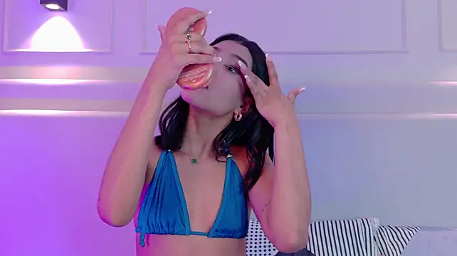 NaomiKlarc