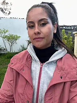 alanis_22
