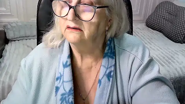 LolkaAlyss live cam preview