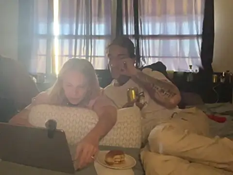 2-BLUNT-CUNTS webcam