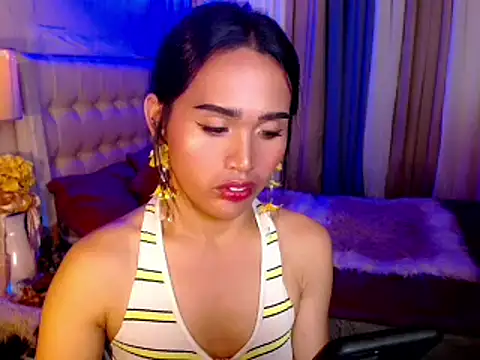 Peakaboo_xx
