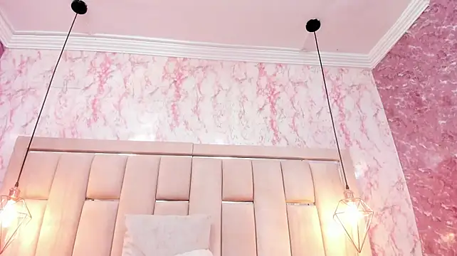 Little_Ariana26