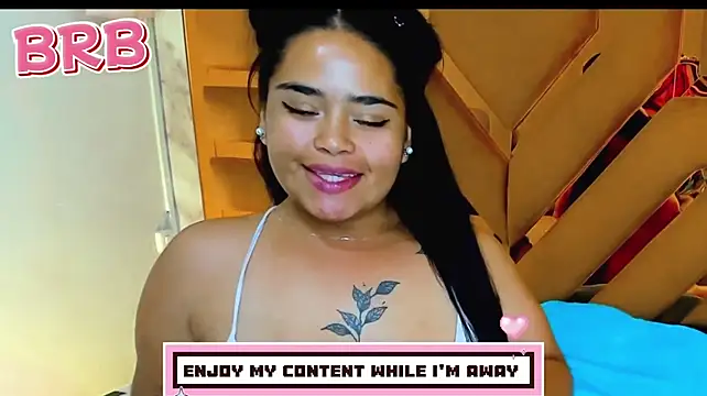 Violett_Cinnamon live cam preview
