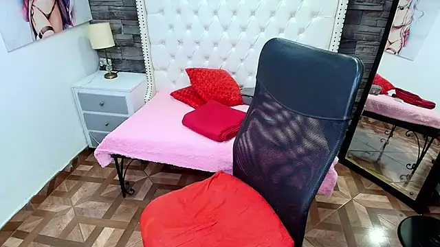 TRINY_TS live cam preview