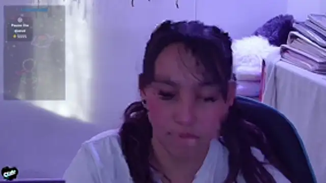 Skarlet_Adams28 live cam on StripChat