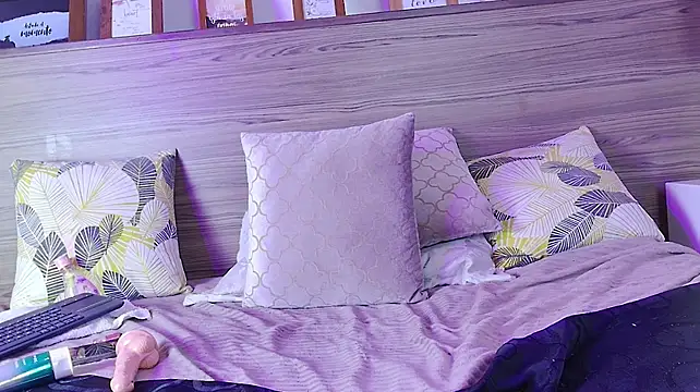 NayLuna webcam