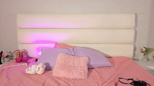 Atenea_Bunny live cam preview