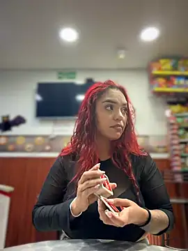 Sara-77 live sex cam