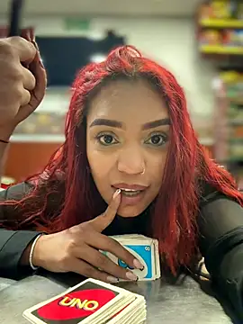 Sara-77 live sex cam