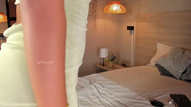 nayah__ live cam on StripChat