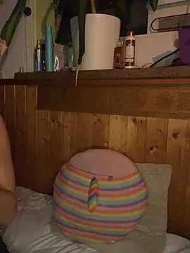TeenLeonie18