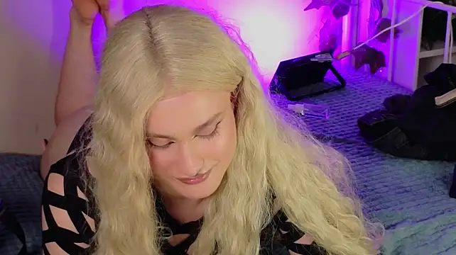 strip chat live Horny Doll