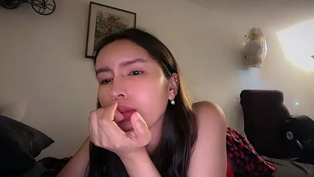 SensualSanya webcam