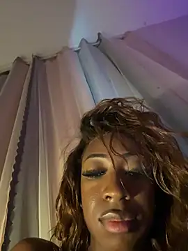 Nina_Velveta