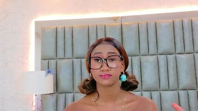 TylaWest live cam preview