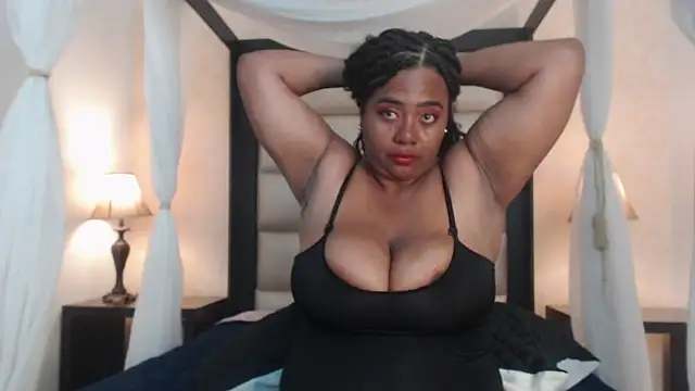 KiaraDiazz webcam