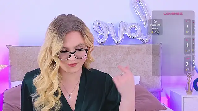Jules_night live cam preview