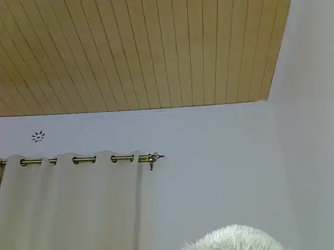 Juicymelonia live cam preview