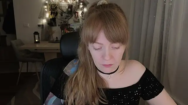 Aurora_Velvett_