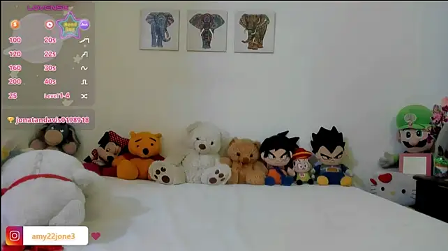 Amy_jones77 live cam preview