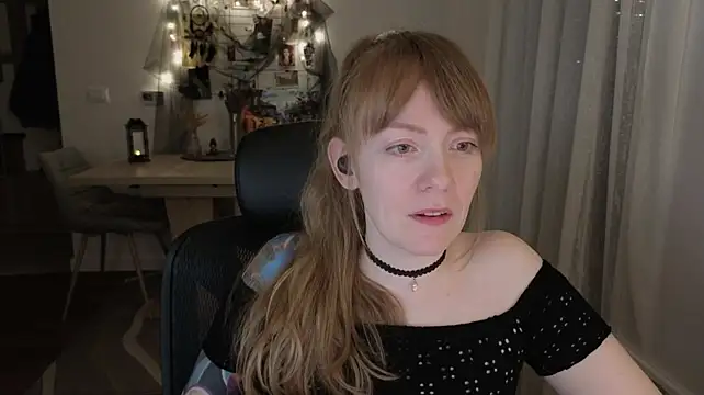 Aurora_Velvett_