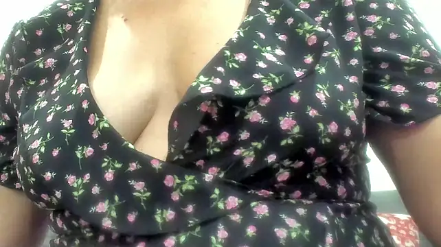 KittyCharm live cam preview