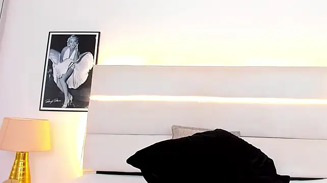 TaylorEvanss live cam preview