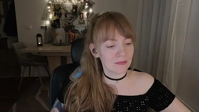 Aurora_Velvett_
