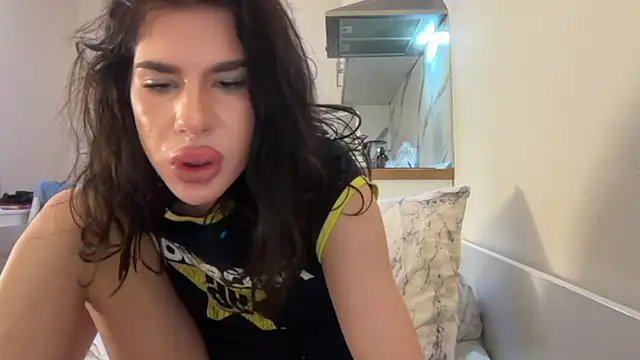 KarolineFoxy live cam preview