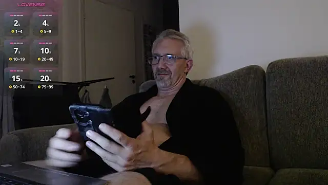 tom-swede live sex cam