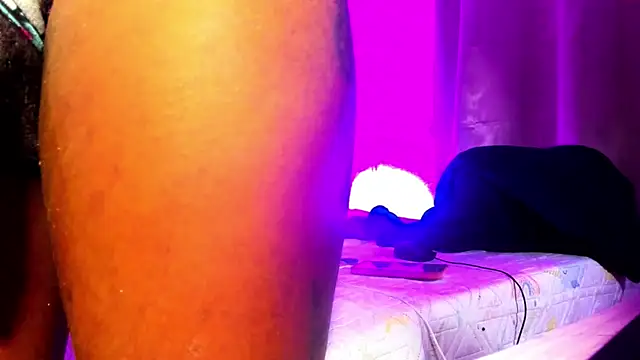 Daya-hornyxx webcam