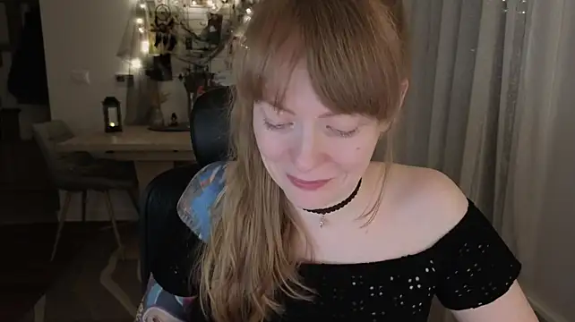 Aurora_Velvett_