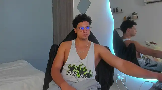 Kris_Khalifa69 on Stripchat