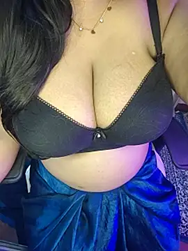 Curvy_Pooja live sex cam
