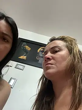 RosseEmily_ live cam on StripChat