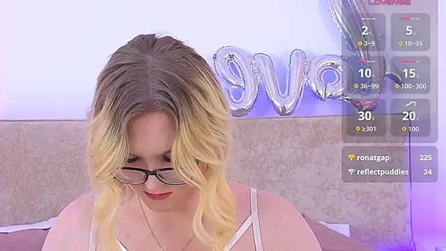 Jules_night live cam preview