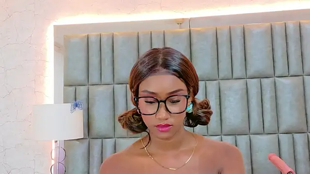 TylaWest live cam preview