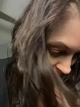 BeautifulMesss live cam on StripChat