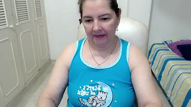 leonela_69 live cam preview