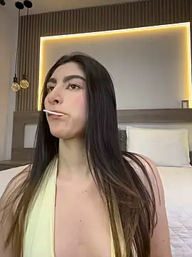 evelyn_hills live cam on StripChat