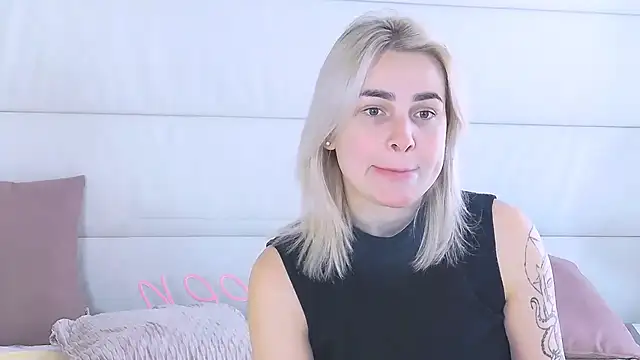 EmmiLive