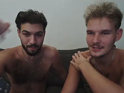 BlondieXBrunette