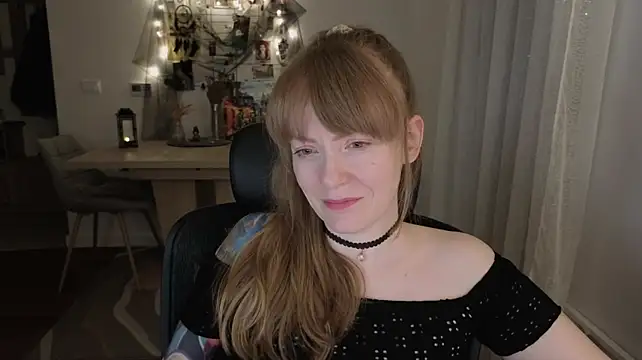 Aurora_Velvett_